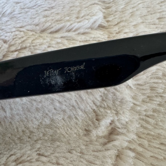 Betsy Johnson Black Oversized Glasses - Picture 3 of 4